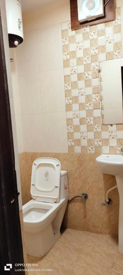 Hotel Kbs Лакхнау Экстерьер фото