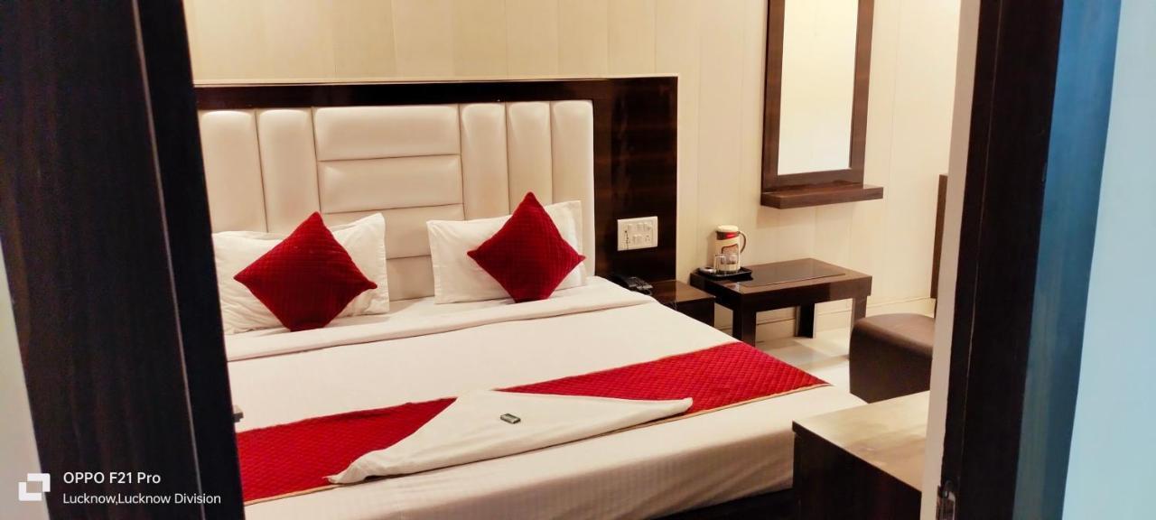 Hotel Kbs Лакхнау Экстерьер фото