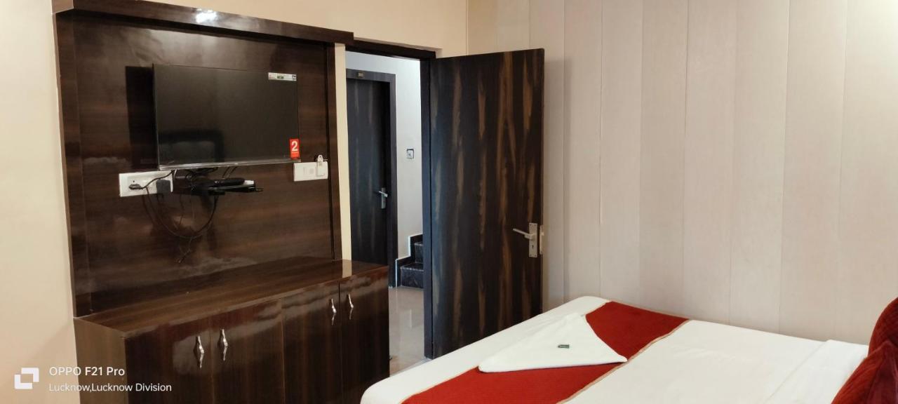 Hotel Kbs Лакхнау Экстерьер фото
