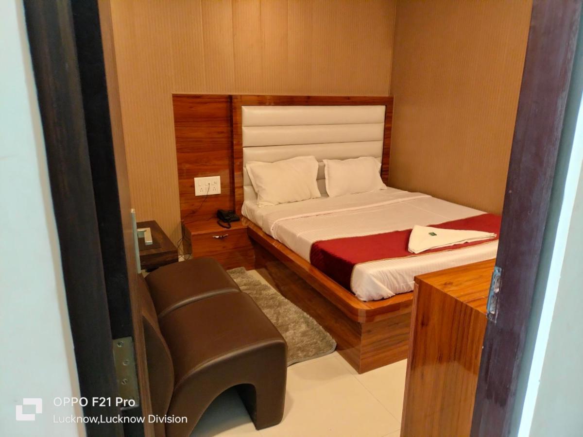 Hotel Kbs Лакхнау Экстерьер фото