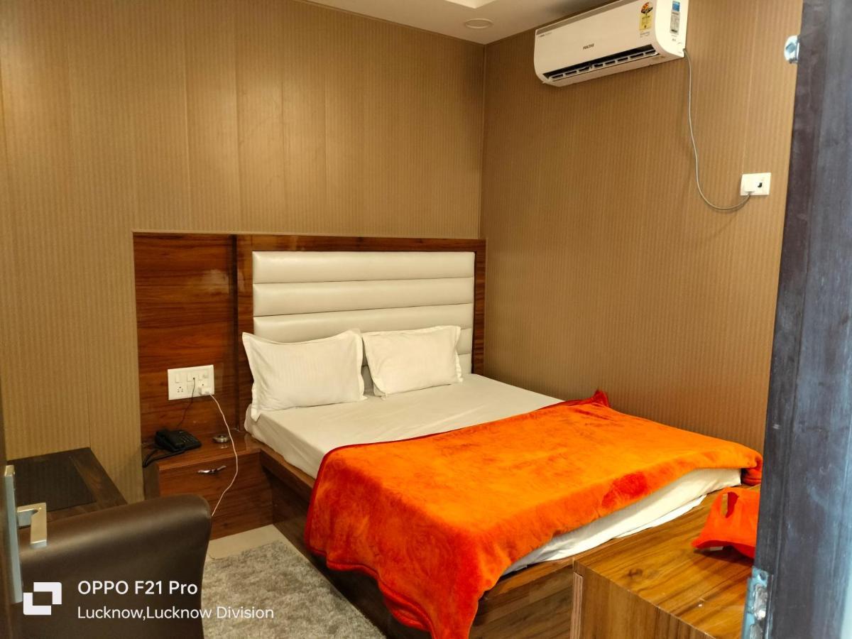 Hotel Kbs Лакхнау Экстерьер фото